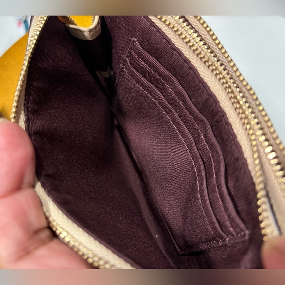 Coach Doble Cornee Zip Wristlet-like new 🛍️ - Picture 6 of 8